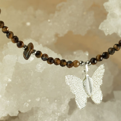 Minerálny náhrdelník Nymph s motýľom – tigrie oko