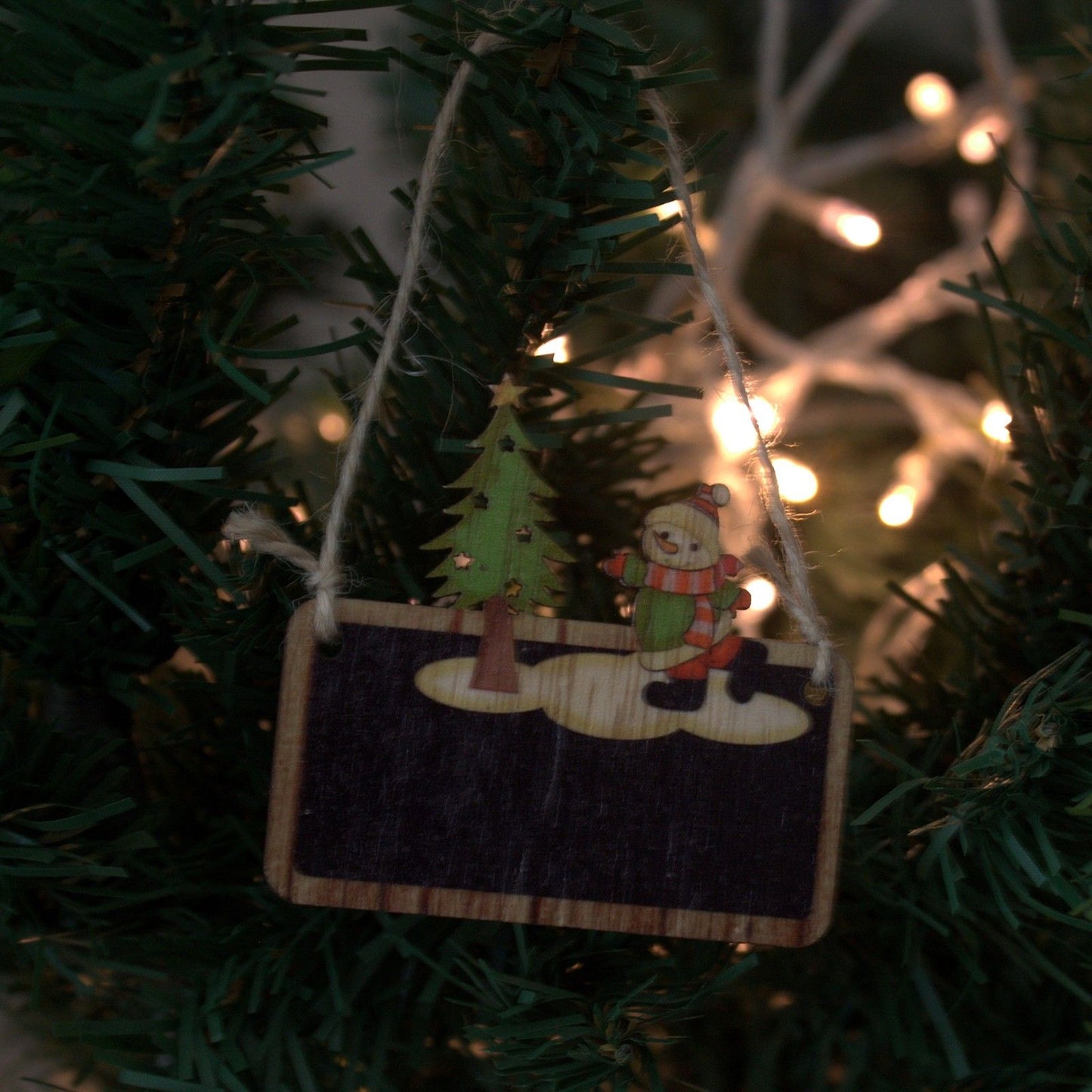 Balenie 2 ks drevená vianočná dekorácia – Snehuliak &amp; Stromček 