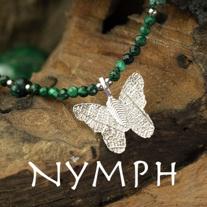 Minerálny náhrdelník Nymph s motýľom – malachit