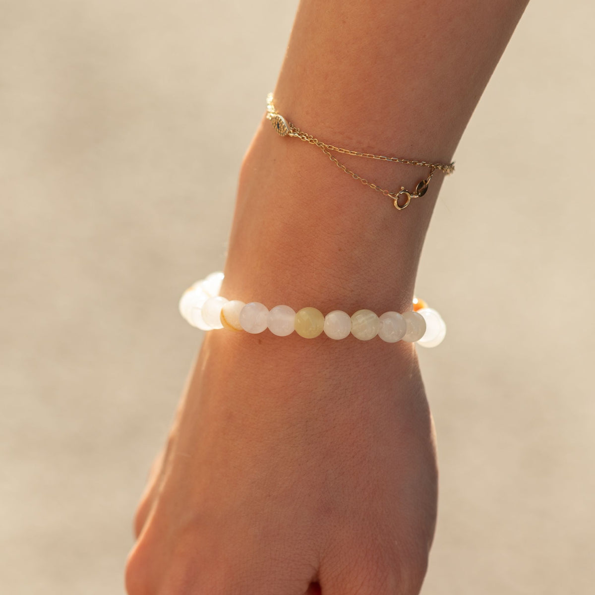Jemný minerálny náramok Petite – Moon Jade