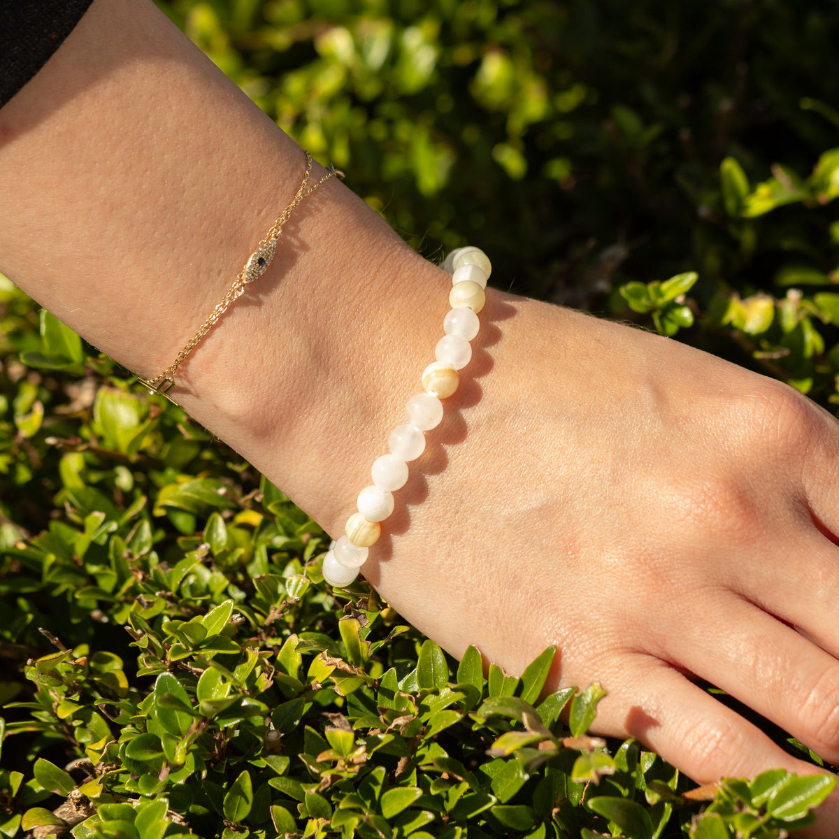 Jemný minerálny náramok Petite – Moon Jade