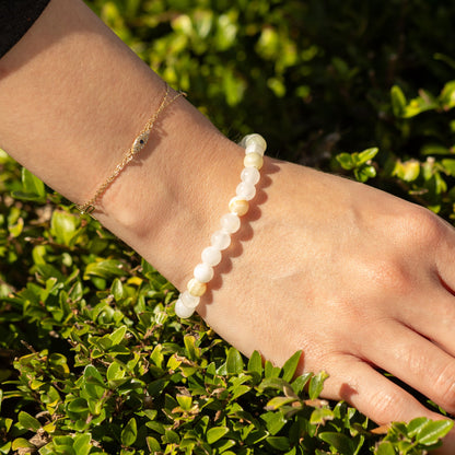 Jemný minerálny náramok Petite – Moon Jade