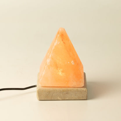 USB soľná lampa Pyramída, 9 cm – biele svetlo