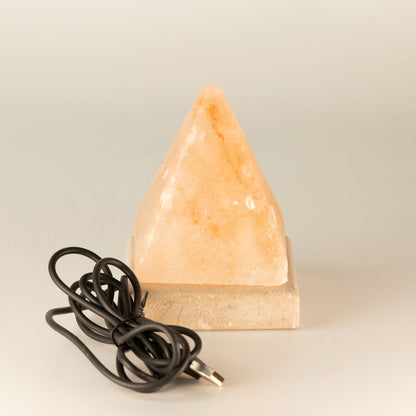USB soľná lampa Pyramída, 9 cm – biele svetlo